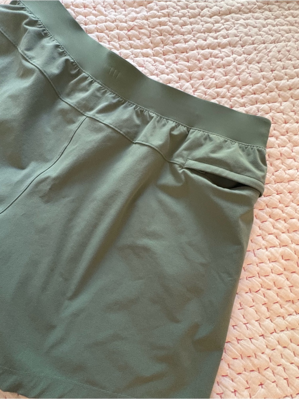 🫒🫒🫒Men’s Lululemon athletica Olive Green Drawstring Workout Shorts XL - Picture 5 of 6